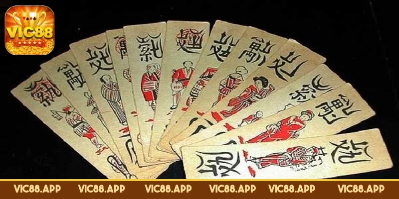 cach-choi-bai-to-tom-ghi-nho-dac-diem